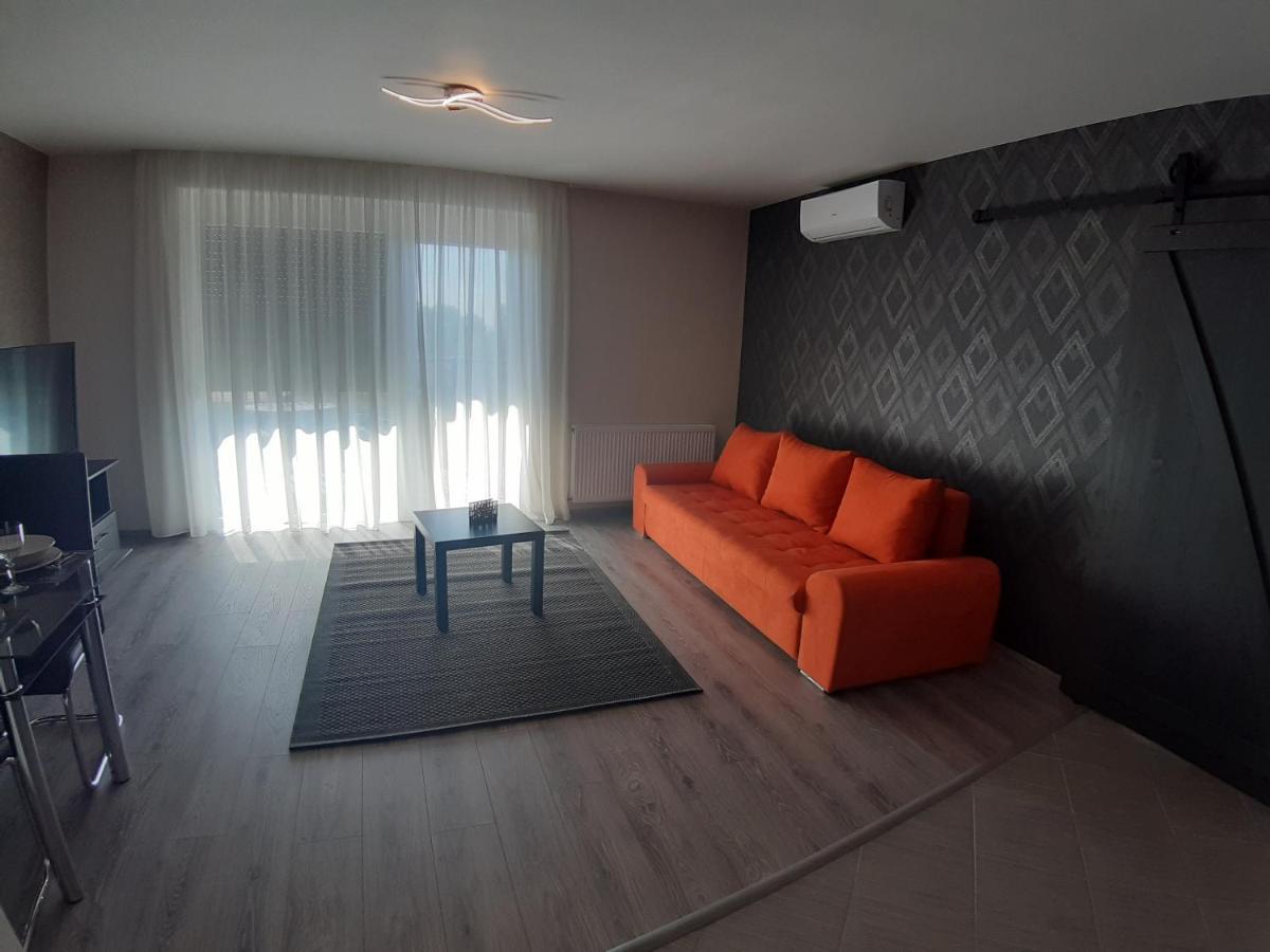 Appartement Profi Keco Apartman à Balatonalmádi Extérieur photo