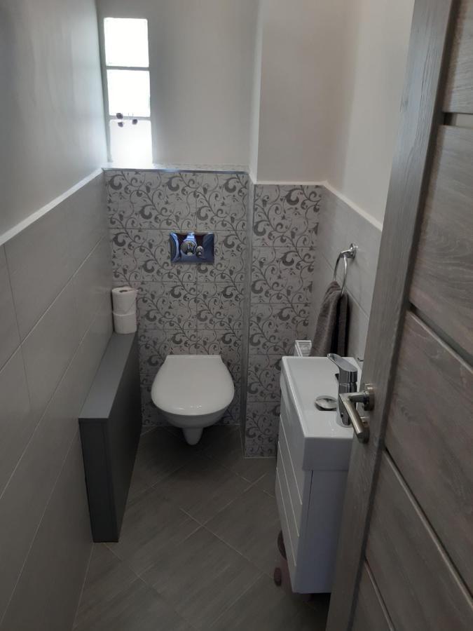 Appartement Profi Keco Apartman à Balatonalmádi Extérieur photo