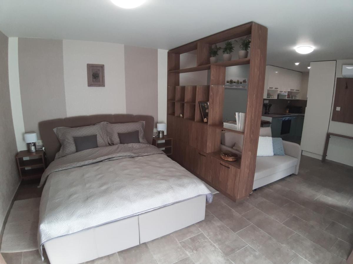 Appartement Profi Keco Apartman à Balatonalmádi Extérieur photo